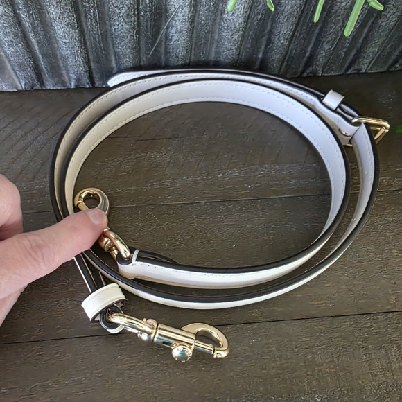 NWT Coach Teri Strawberry Print HOBO With Matching Wristlet And Unbranded Charm - Picture 15 of 16